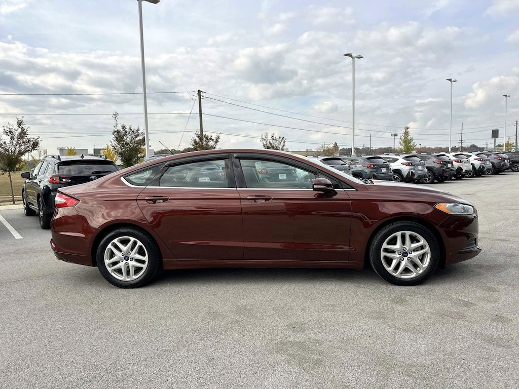 Used 2015 Ford Fusion SE Sedan