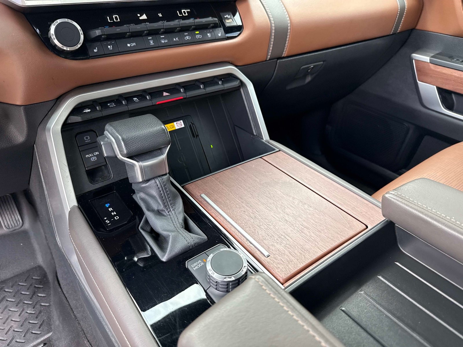 2024 Toyota Tundra 1794 Edition - Photo 26