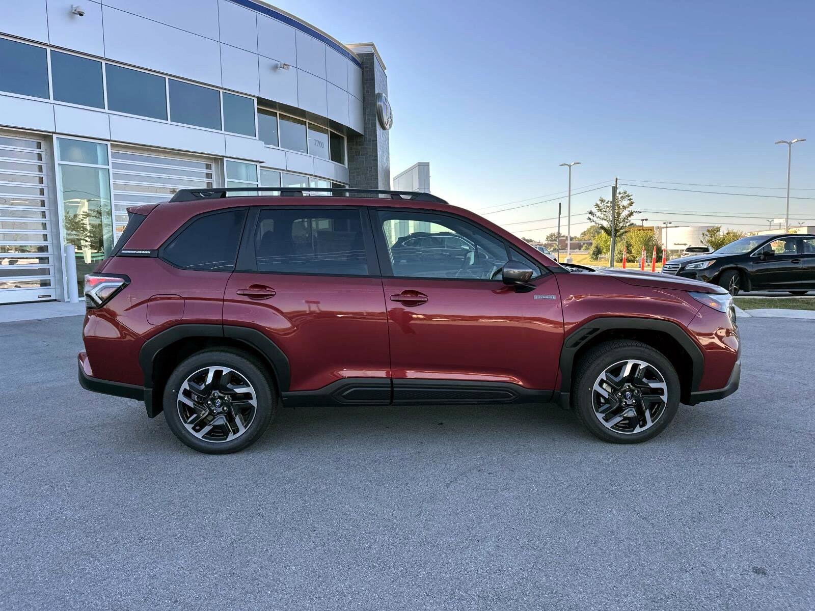2025 Subaru Forester Premium photo 2