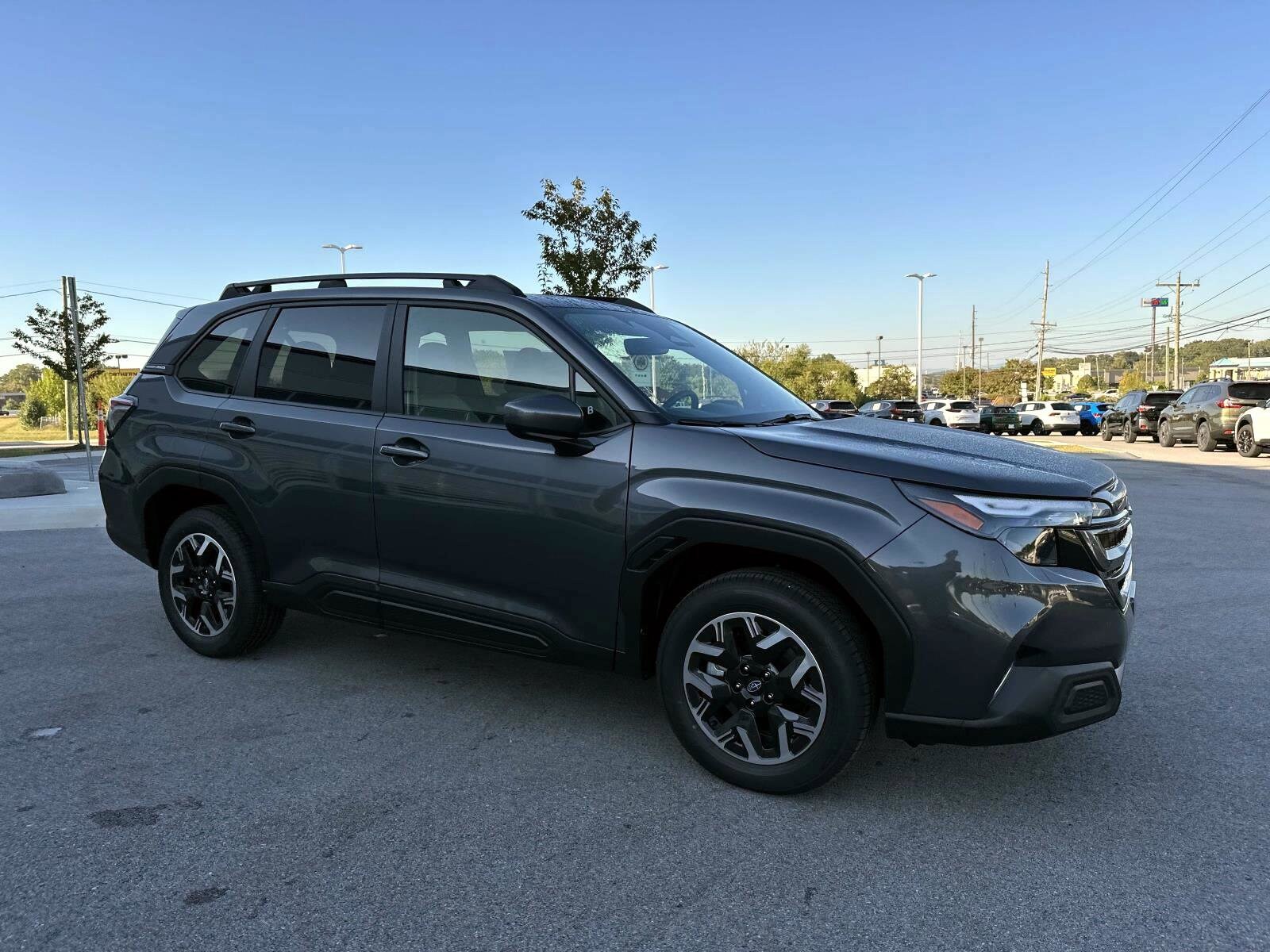 2025 Subaru Forester Premium photo 2