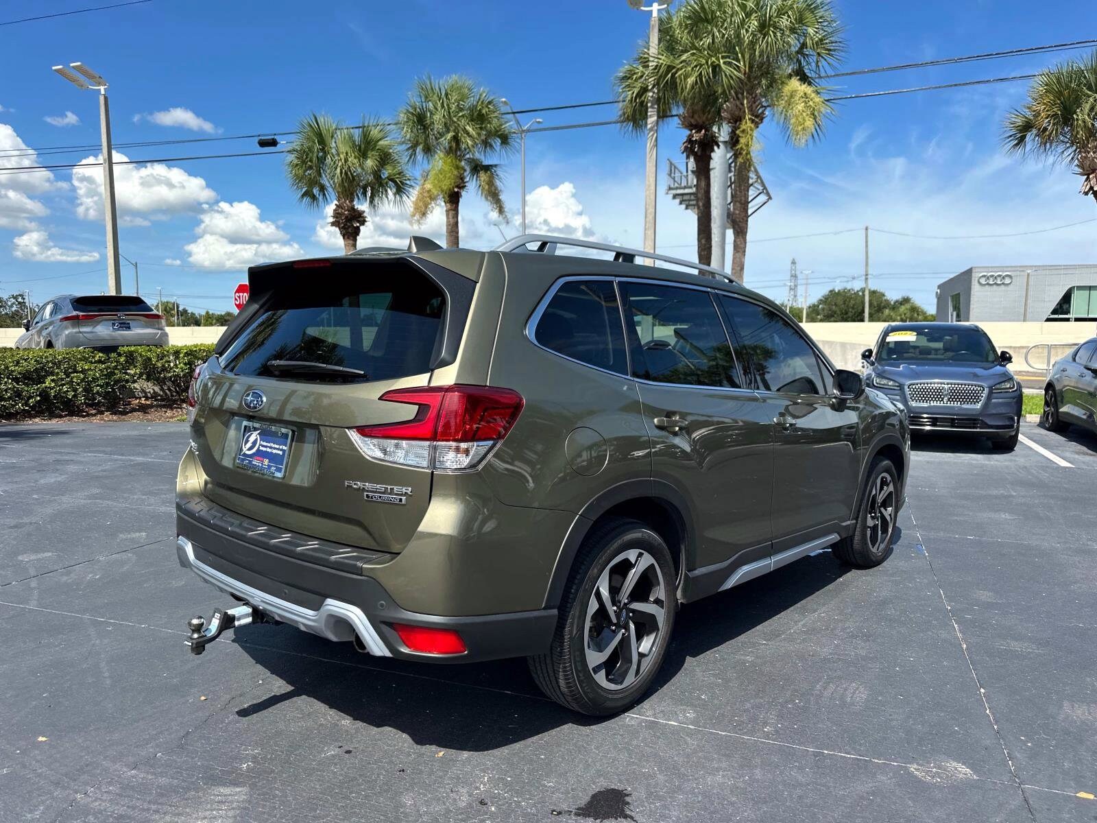 2023 Subaru Forester Touring photo 4