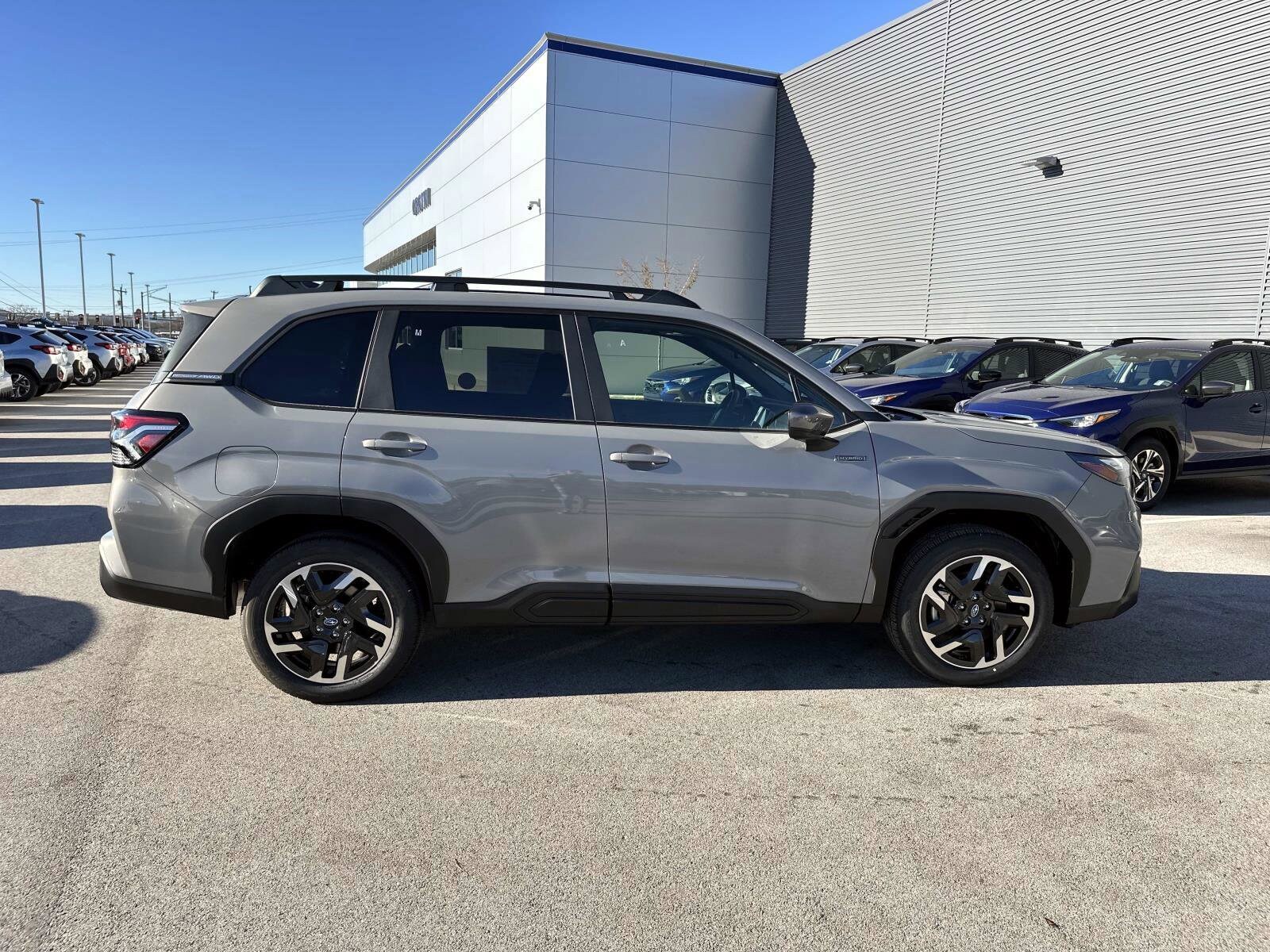 2025 Subaru Forester Premium photo 3