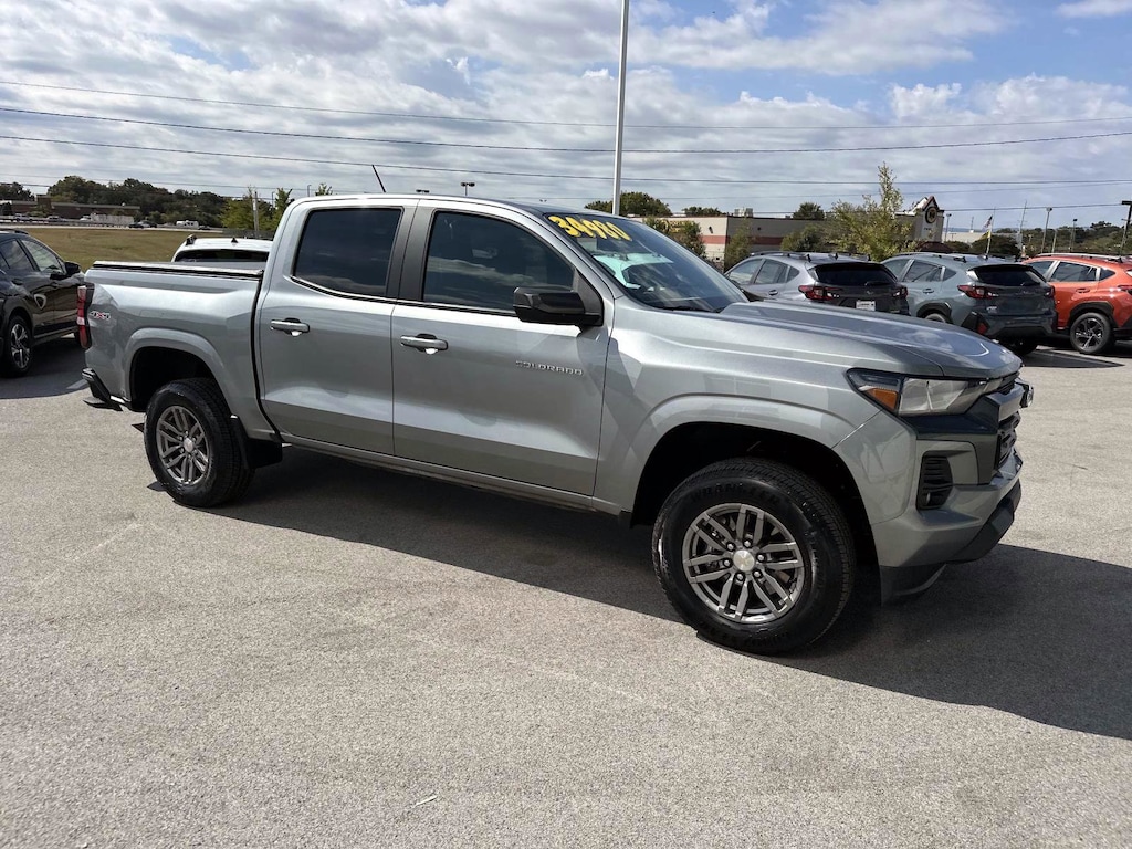 Used 2023 Chevrolet Colorado 4WD LT 4WD Crew Cab LT