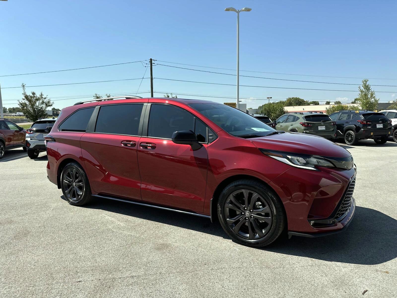 2025 Toyota Sienna XSE photo 2
