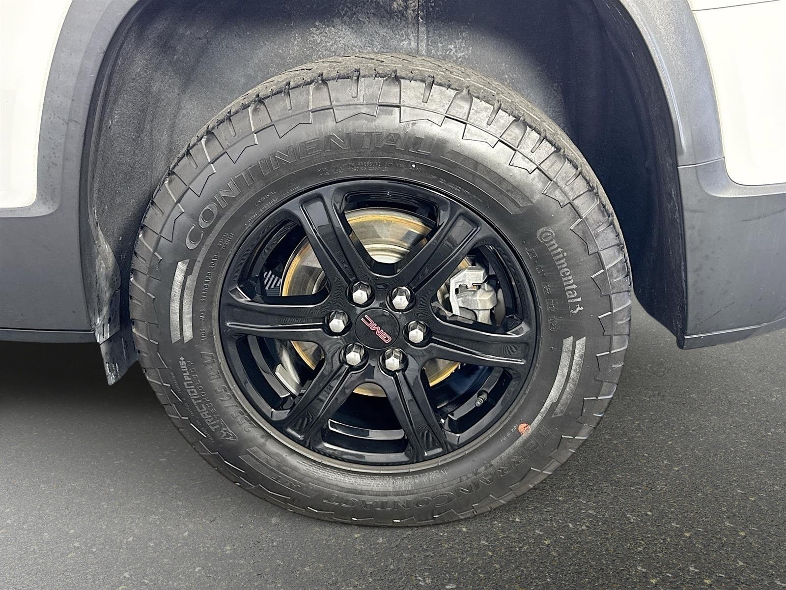 2023 GMC Acadia AT4 - Photo 32