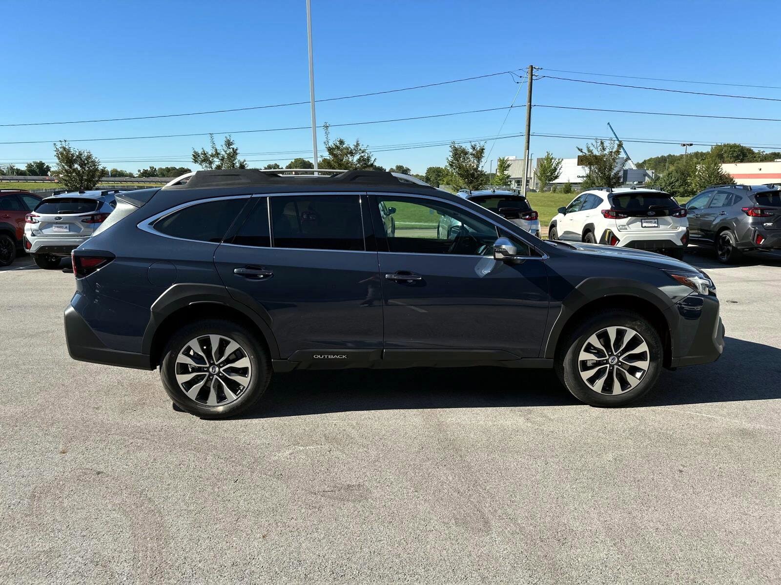 2025 Subaru Outback Touring XT photo 3