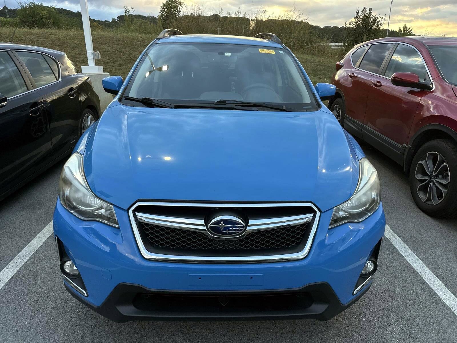 2017 Subaru Crosstrek 2.0i Premium photo 2