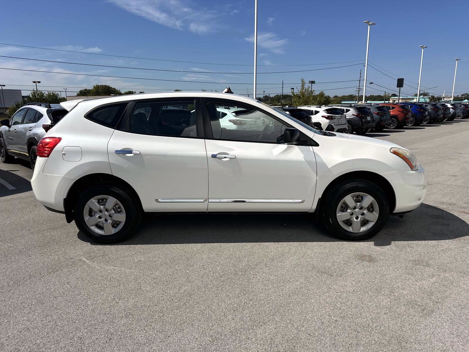 2011 Nissan Rogue AWD S photo 2