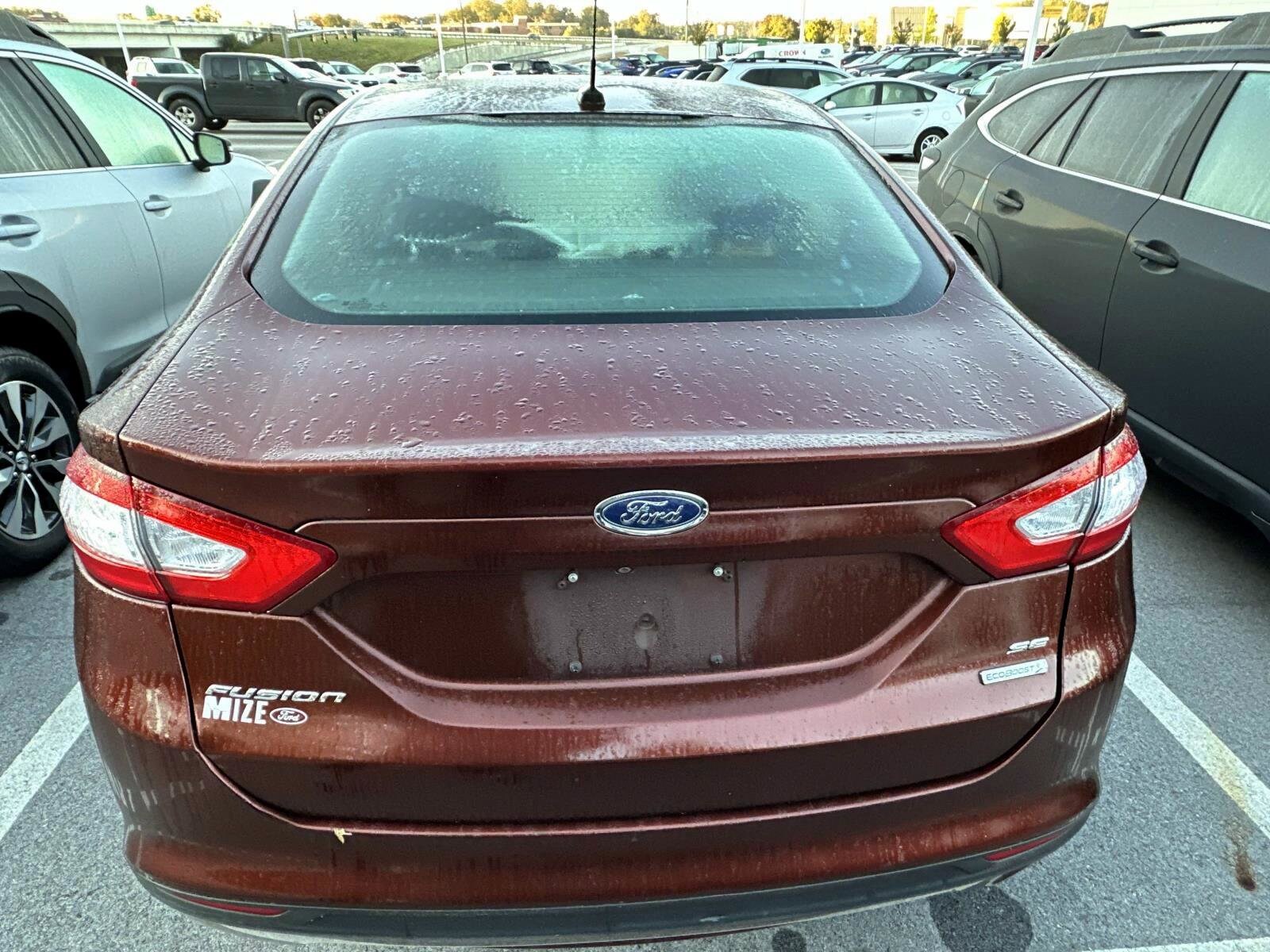 2015 Ford Fusion SE photo 4