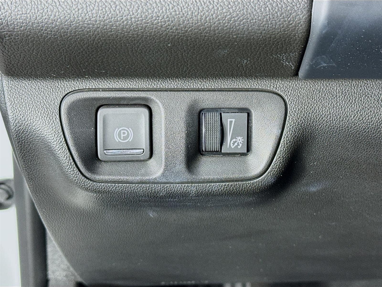 2023 GMC Acadia AT4 - Photo 11