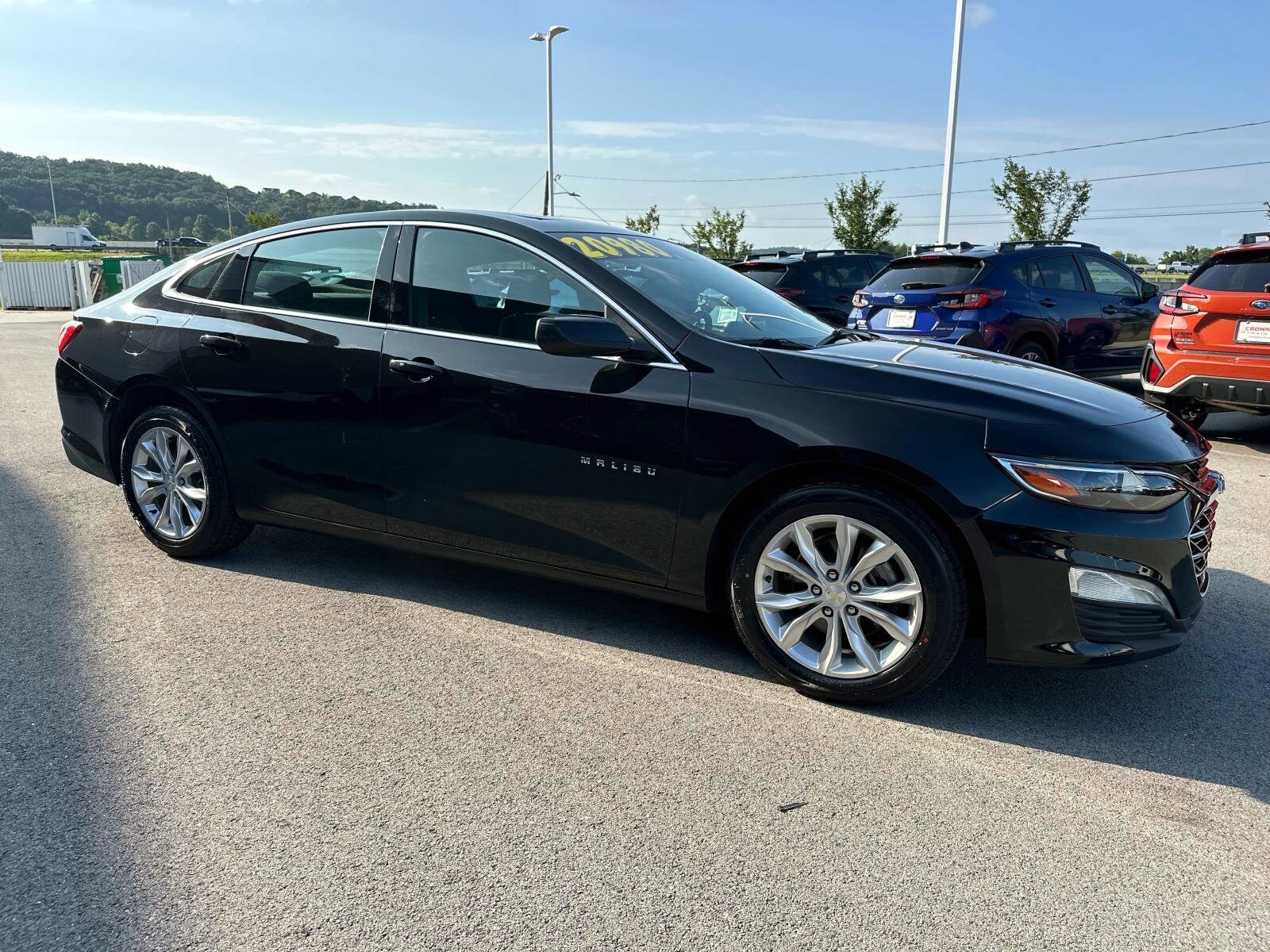 2024 Chevrolet Malibu 1LT photo 2