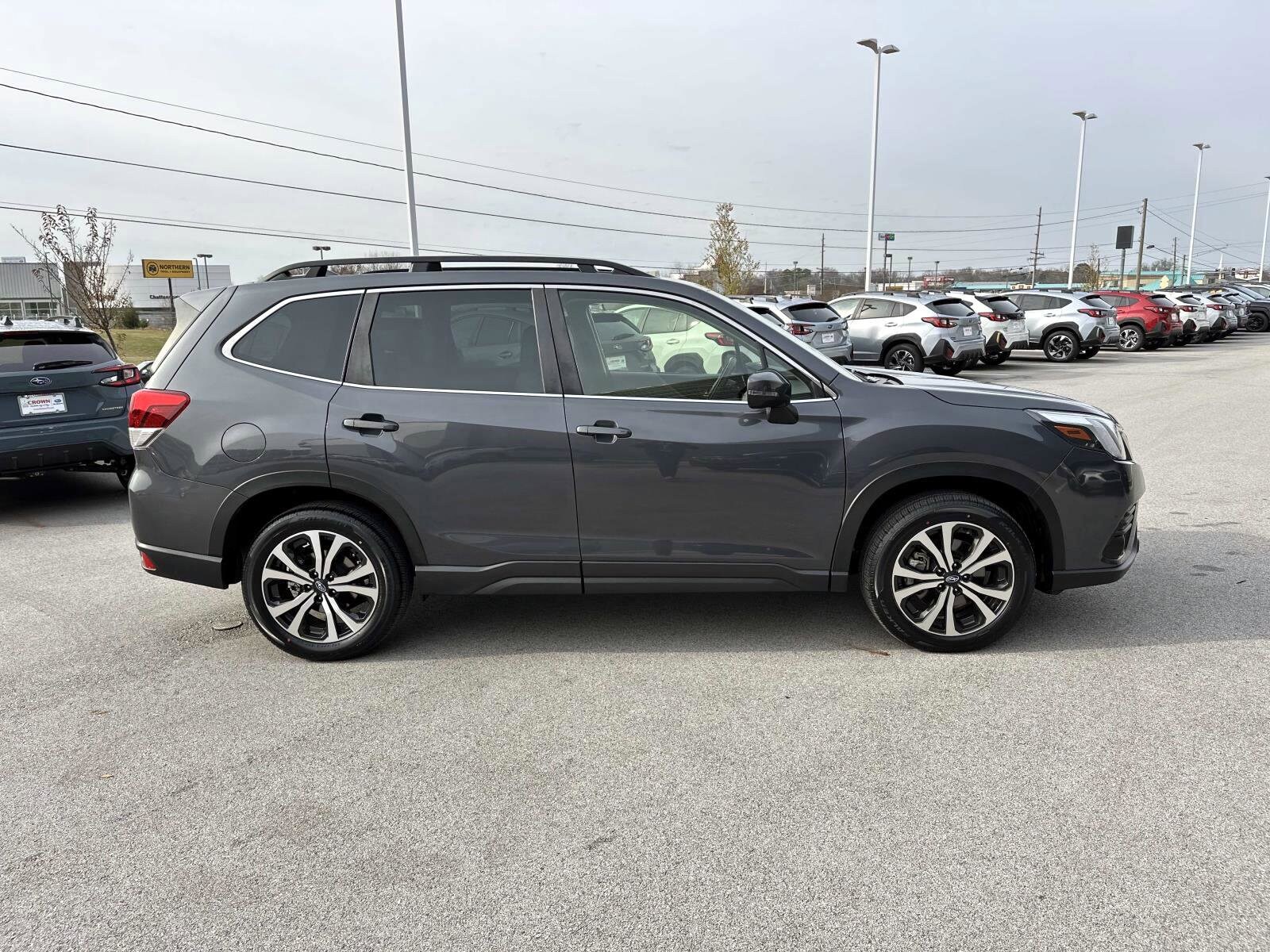 2022 Subaru Forester Limited photo 3