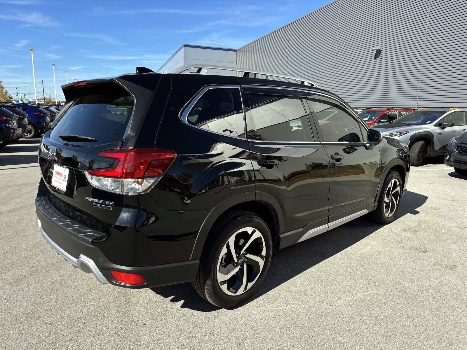 2023 Subaru Forester Touring photo 3