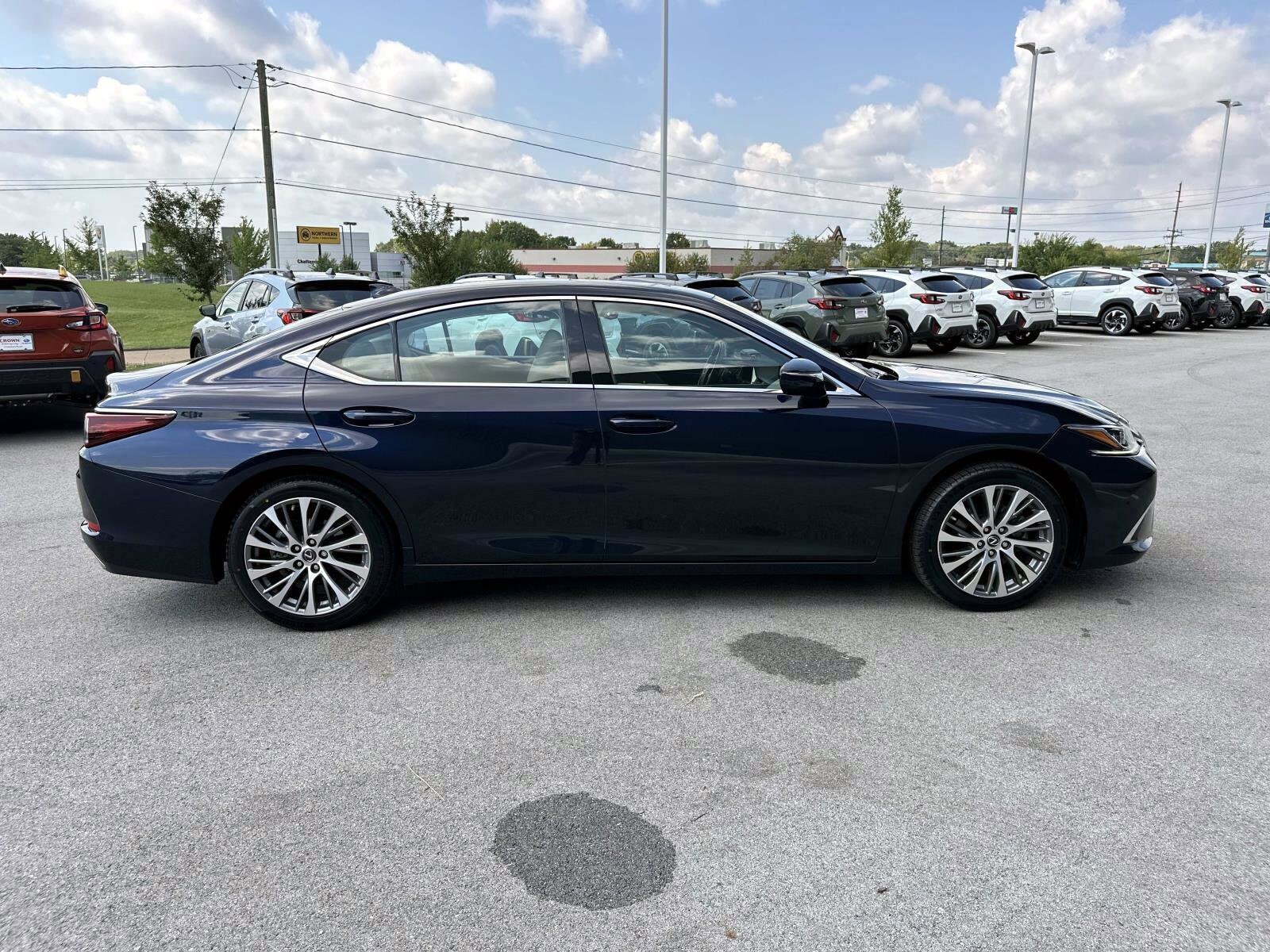 2021 Lexus ES 350 photo 3