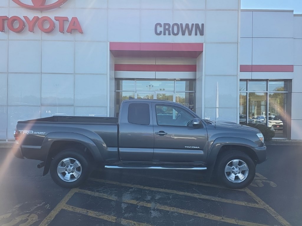 Used 2015 Toyota Tacoma PreRunner with VIN 5TFTU4GN7FX071903 for sale in Decatur, IL