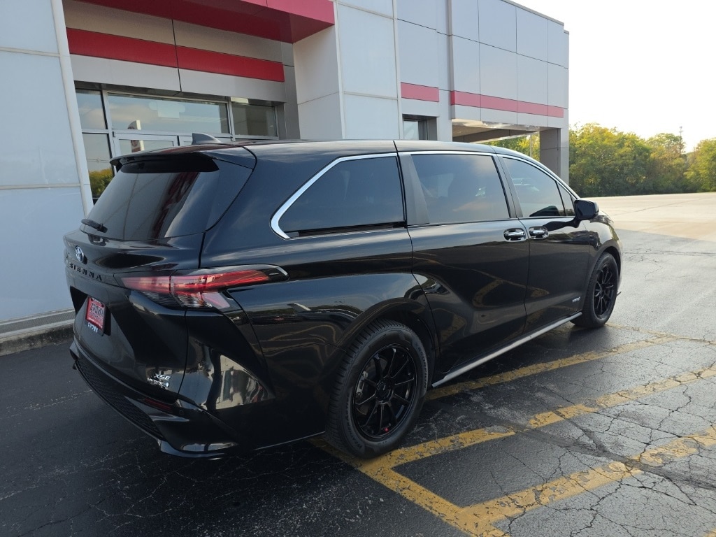 Used 2021 Toyota Sienna XSE Van
