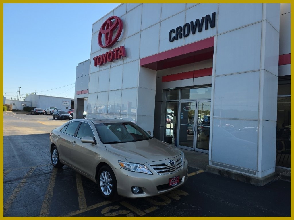Used 2011 Toyota Camry XLE with VIN 4T1BK3EK5BU613107 for sale in Decatur, IL