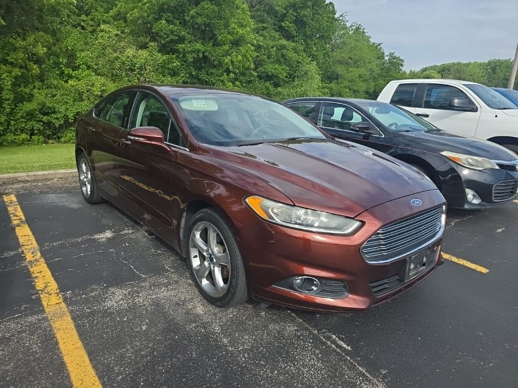 Used 2016 Ford Fusion SE Sedan