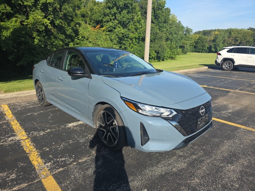 2024 Nissan Sentra SR photo 3