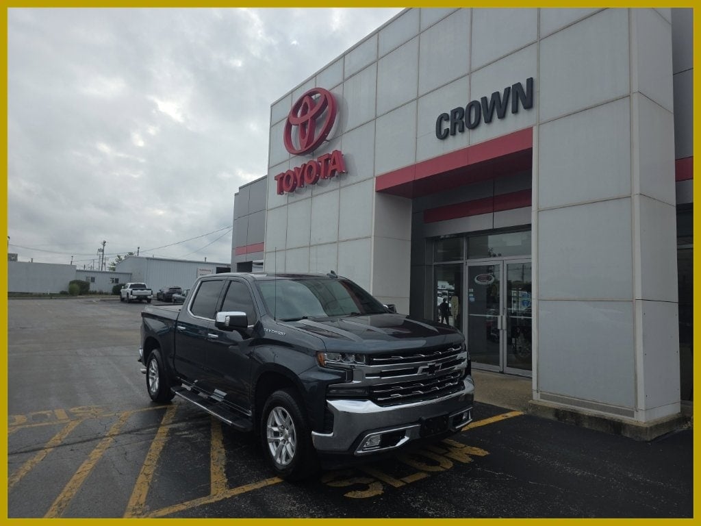 Shadow Gray Metallic 2019 Chevrolet Silverado 1500 Pickup Truck Four-Wheel Drive 8-Speed Automatic