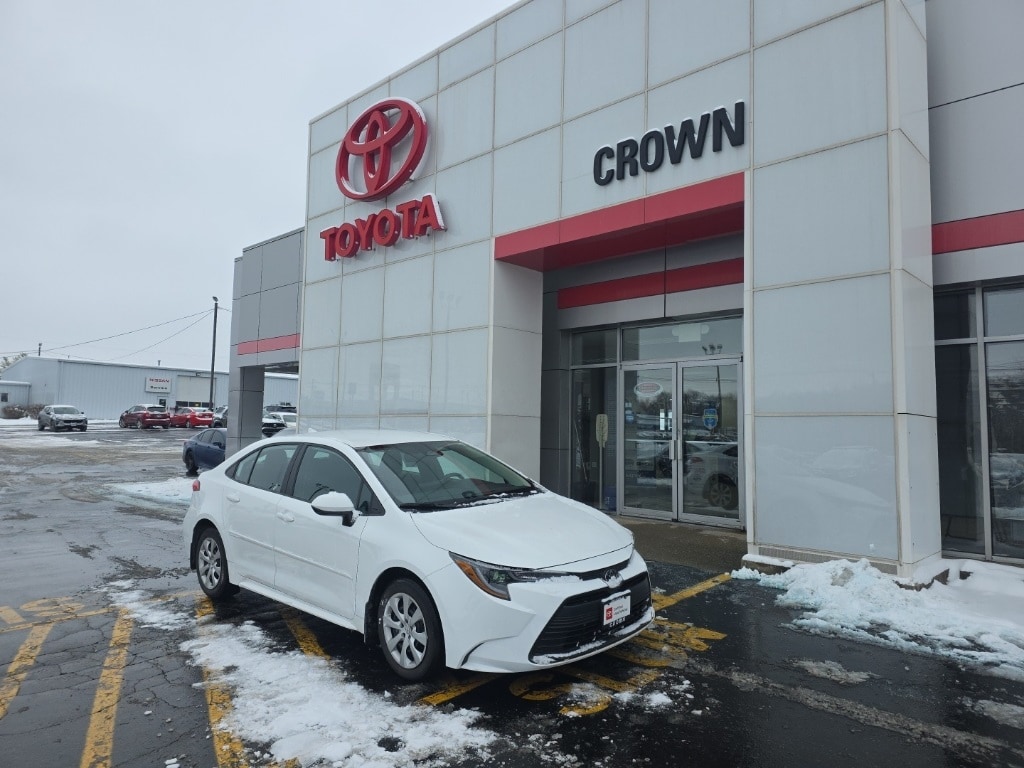 2024 Toyota Corolla LE's photo