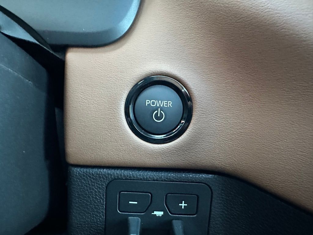 2025 Toyota Tundra 1794 Edition - Photo 16