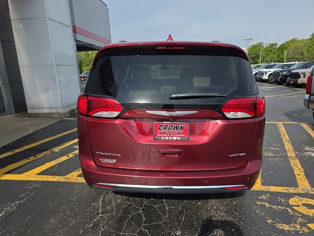 Used 2017 Chrysler Pacifica Limited Van