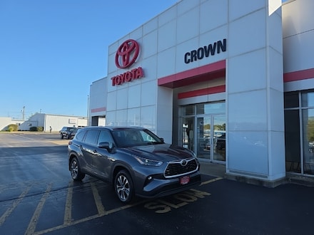 2022 Toyota Highlander XLE SUV 2022 Toyota Highlander XLE SUV