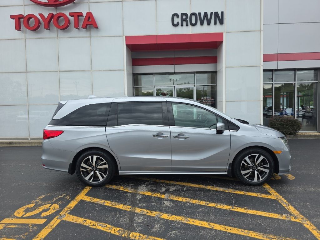 View vehicle photo 2