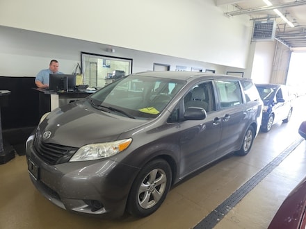 2014 Toyota Sienna L Van