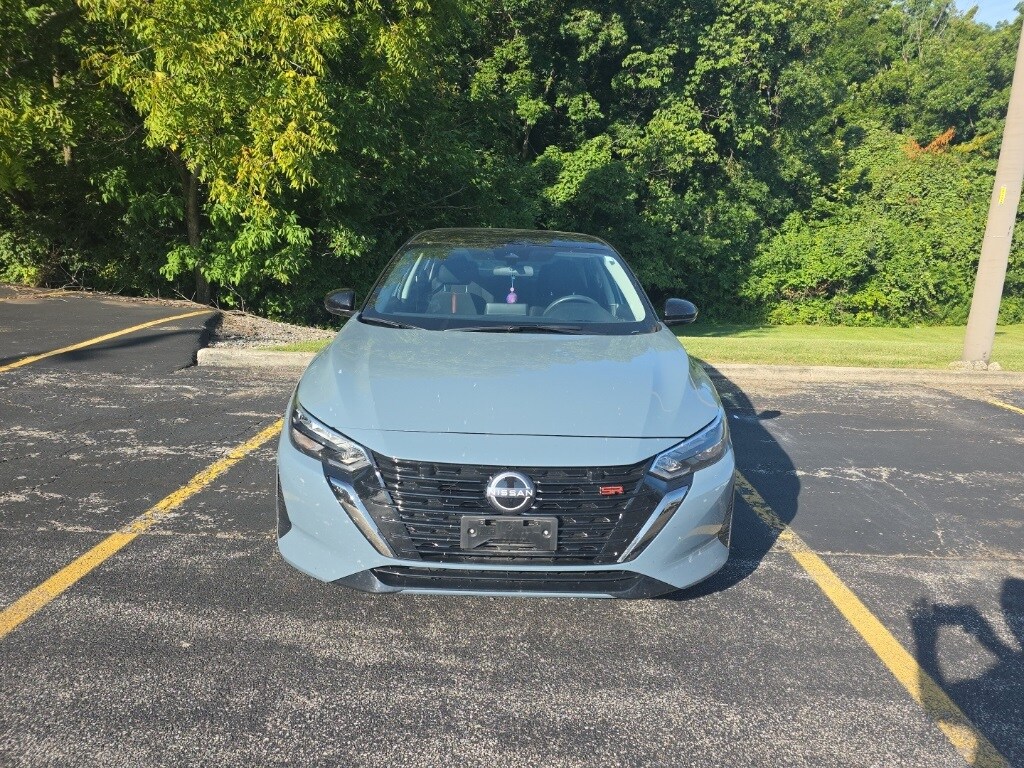 2024 Nissan Sentra SR photo 2