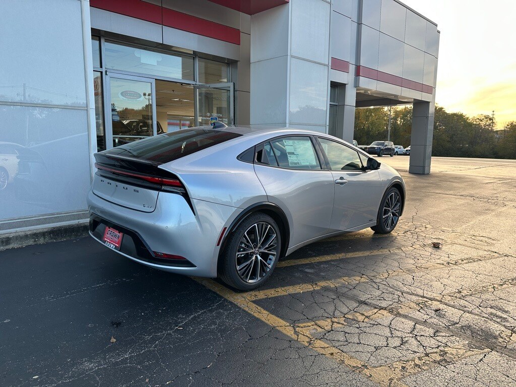 2026 Toyota Prius XLE photo 2