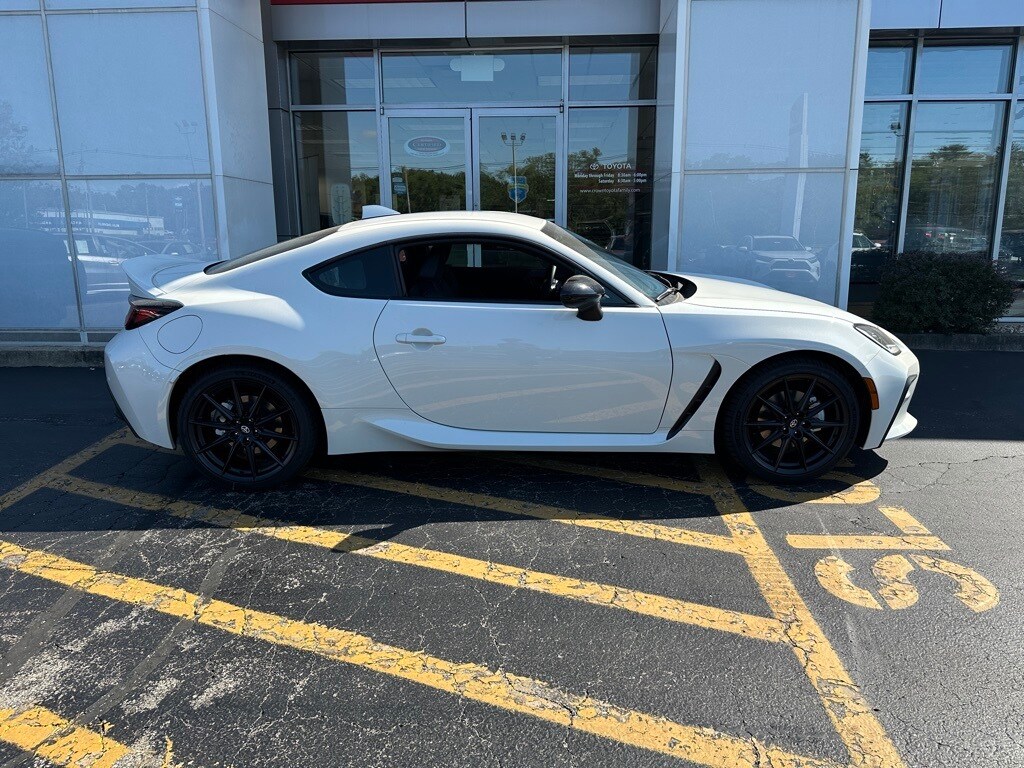 2025 Toyota GR86 Premium photo 2