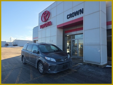 2019 Toyota Sienna XLE Van