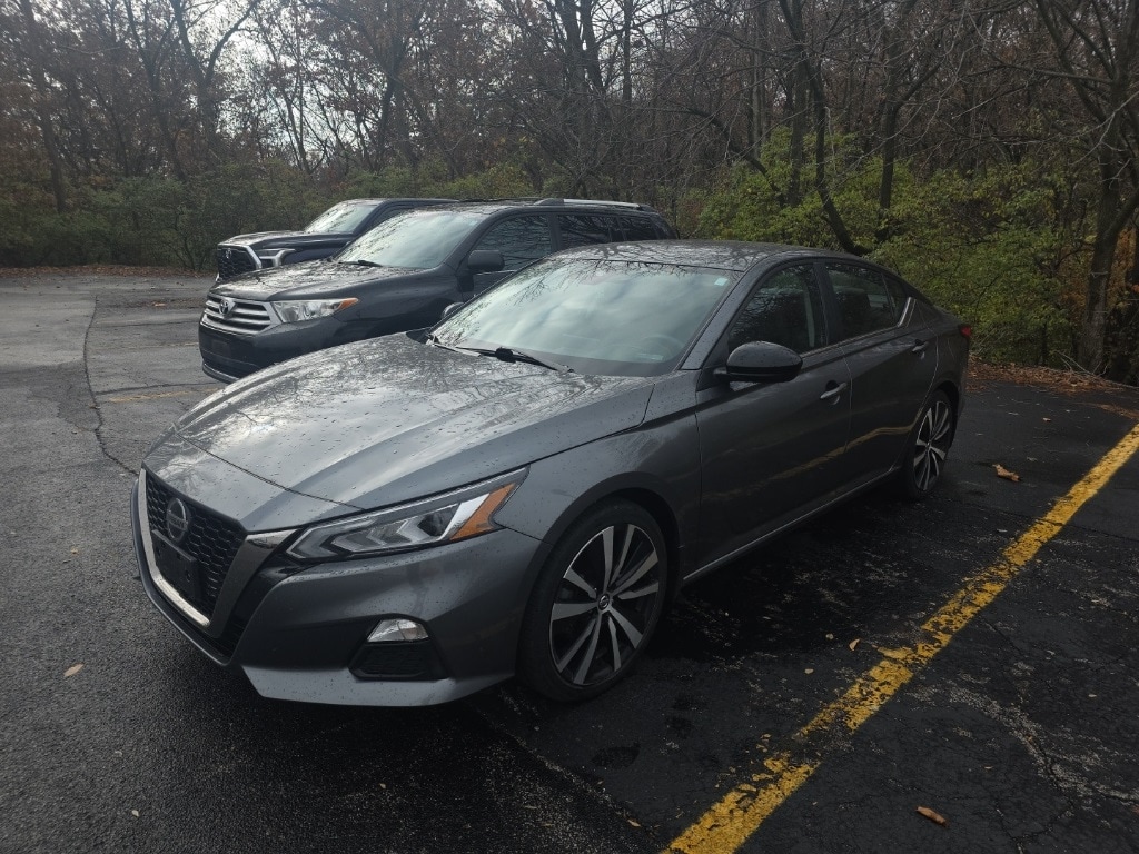 2022 Nissan Altima SR