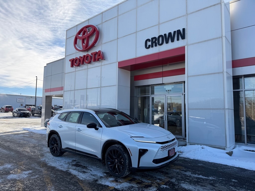 2025 Toyota Crown Signia Limited's photo