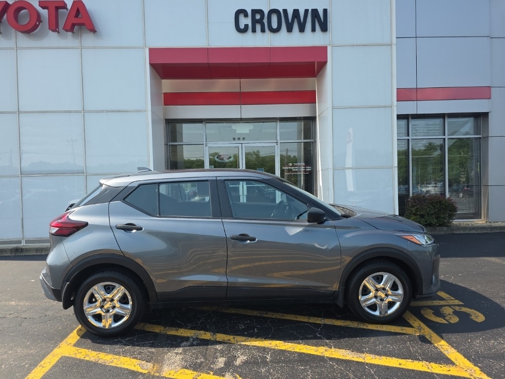 Used 2023 Nissan Kicks S with VIN 3N1CP5BV2PL500661 for sale in Decatur, IL