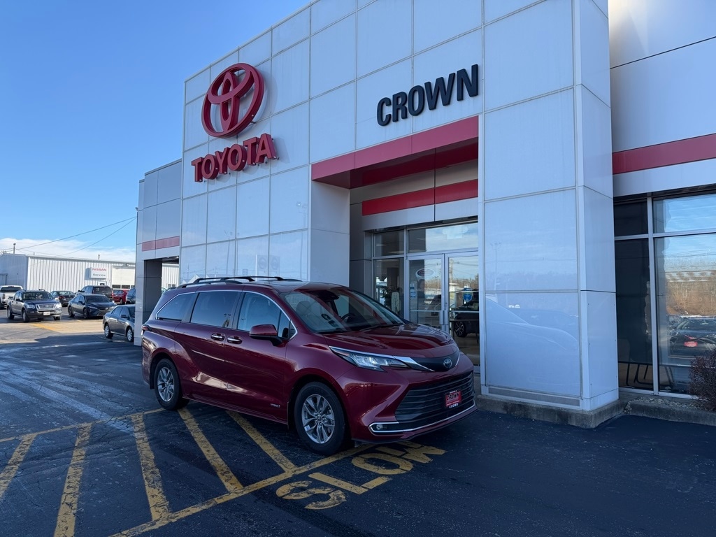 2021 Toyota Sienna XLE's photo