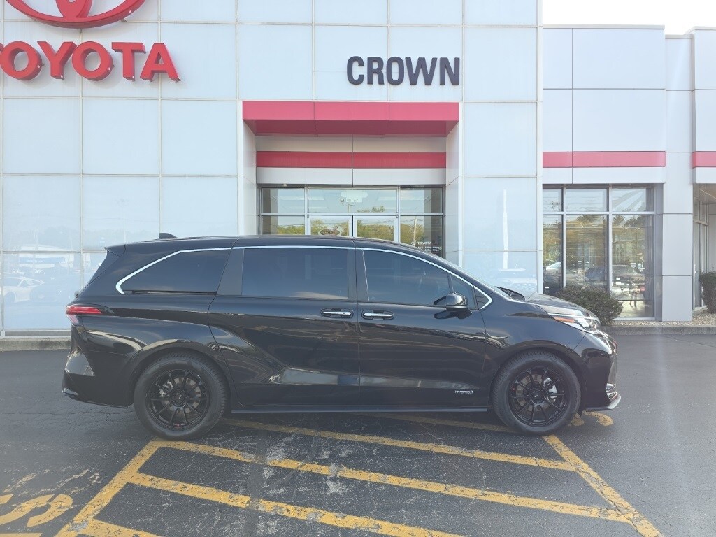 Used 2021 Toyota Sienna XSE Van