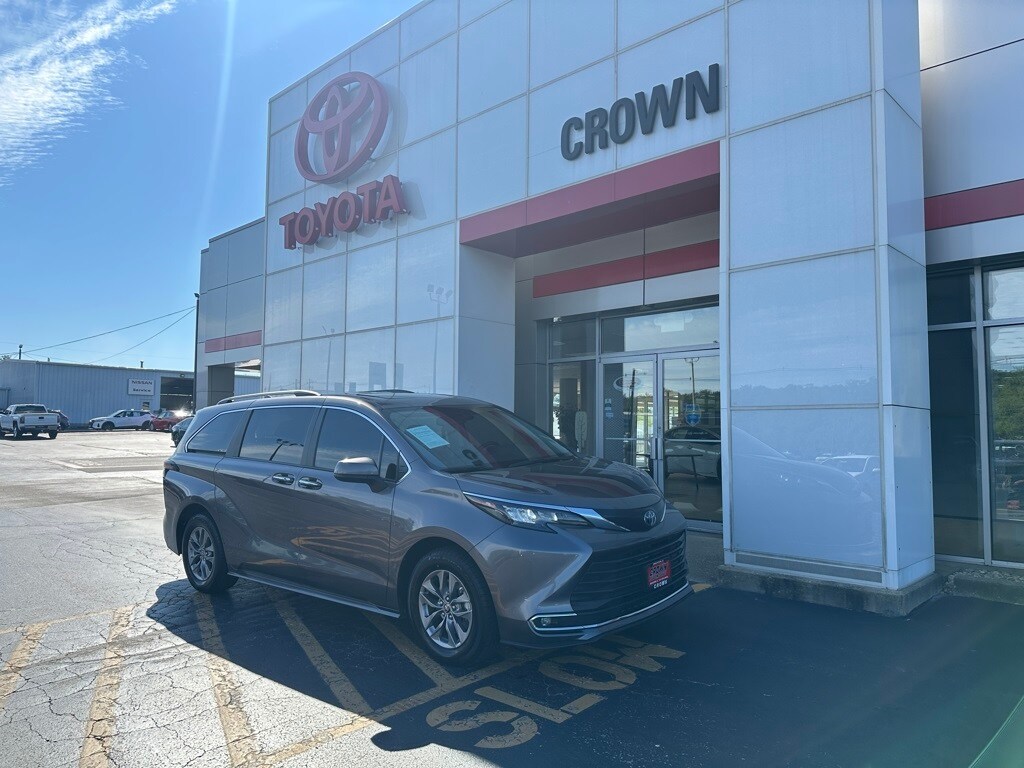 Used 2024 Toyota Sienna XLE Van Passenger Van