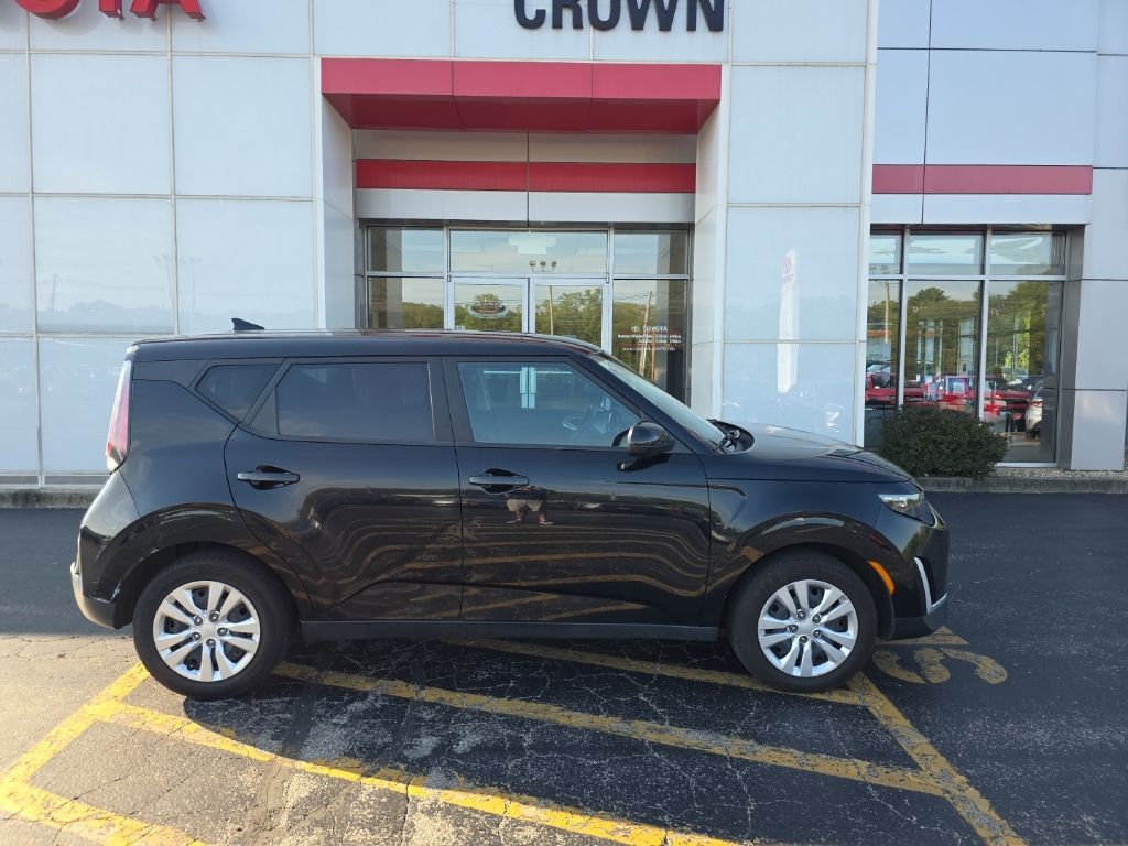 Used 2023 Kia Soul LX with VIN KNDJ23AU8P7865995 for sale in Decatur, IL