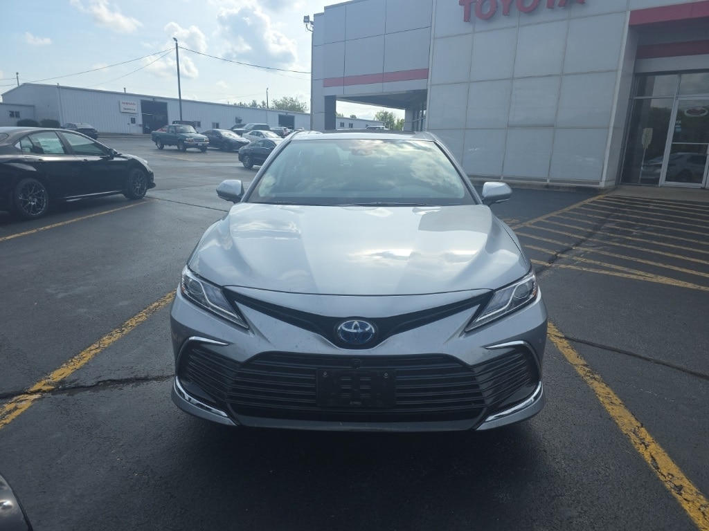 2024 Toyota Camry Hybrid XLE photo 2