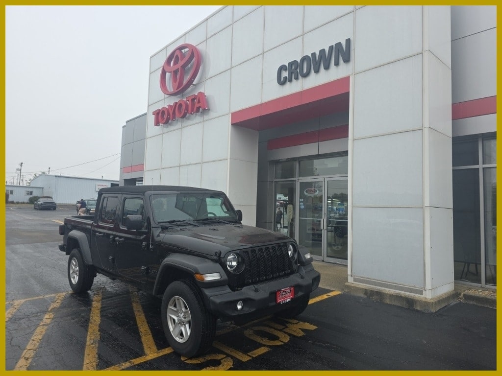 2020 Jeep Gladiator Sport S's photo