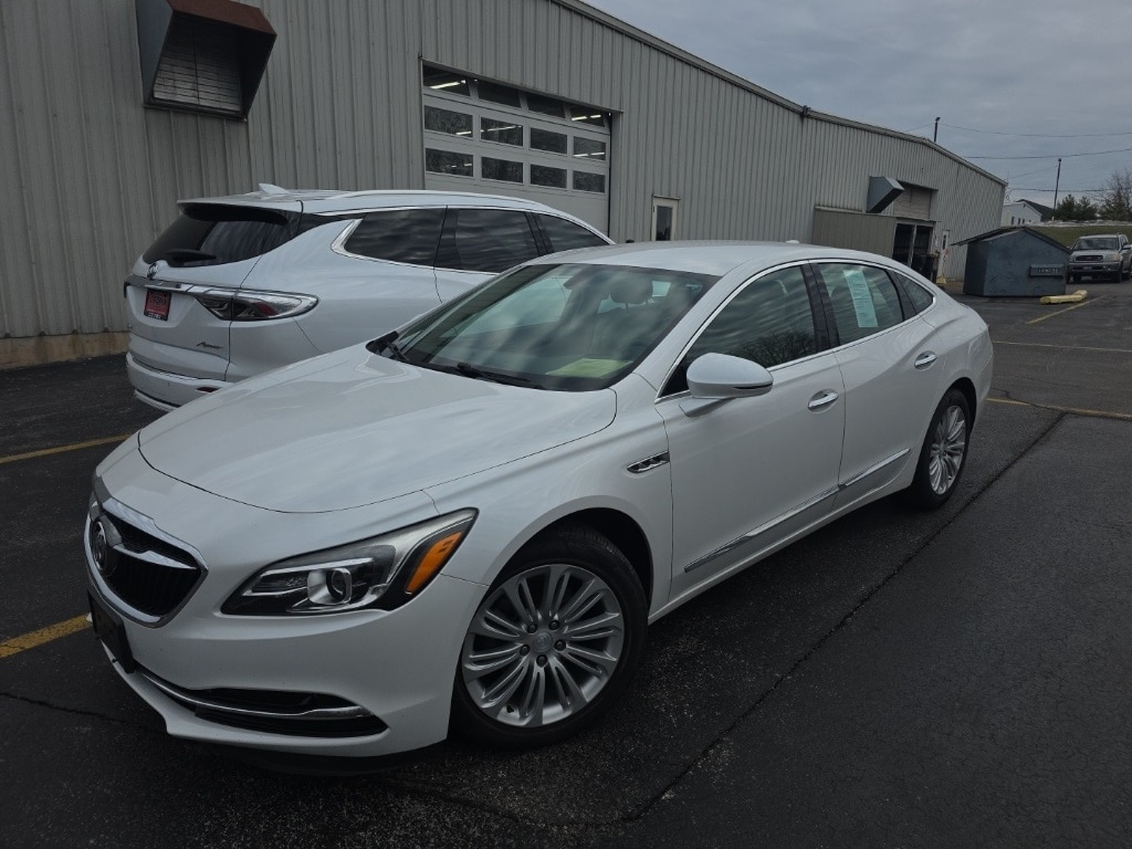 2019 Buick LaCrosse Preferred's photo