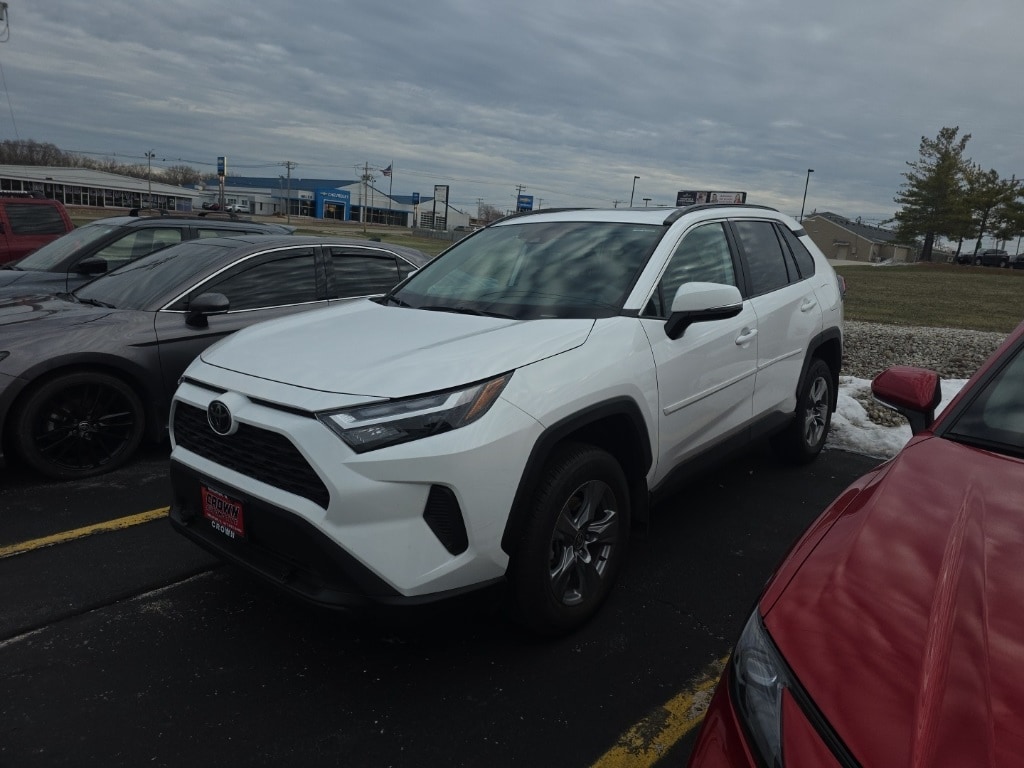 2023 Toyota RAV4 XLE's photo