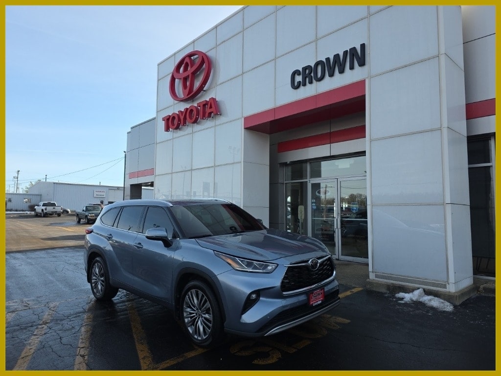 2021 Toyota Highlander Platinum's photo