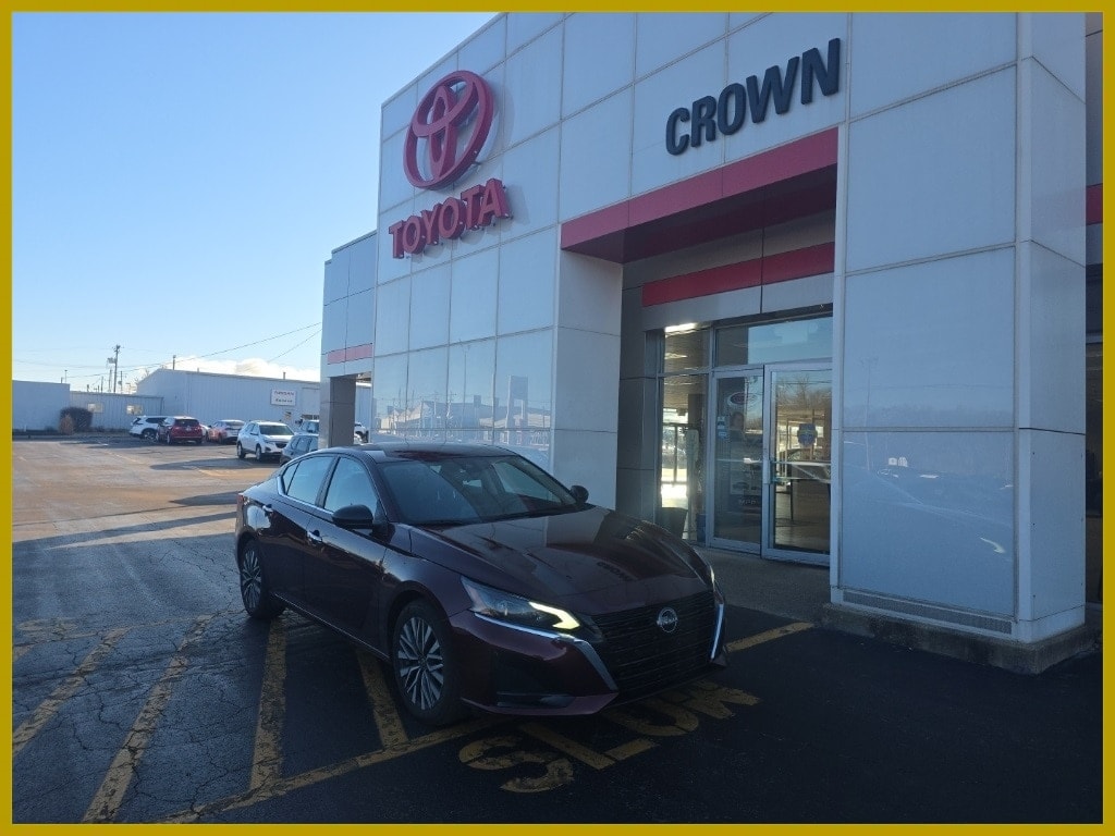 Used 2024 Nissan Altima 2.5 SV Sedan