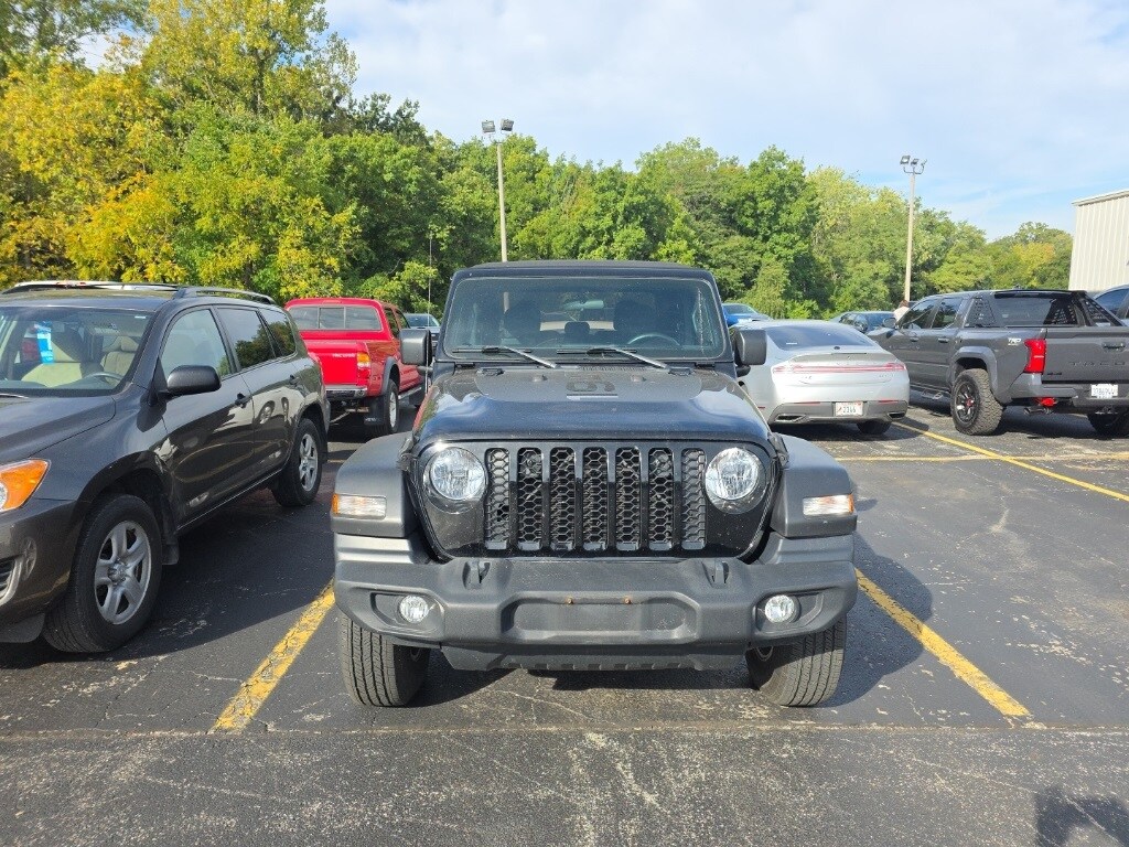 2020 Jeep Gladiator Sport photo 2