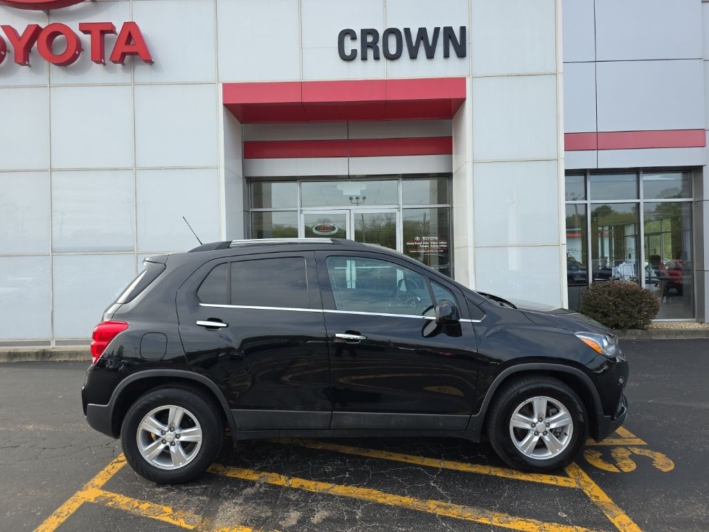Used 2018 Chevrolet Trax LT with VIN 3GNCJLSB8JL229063 for sale in Decatur, IL