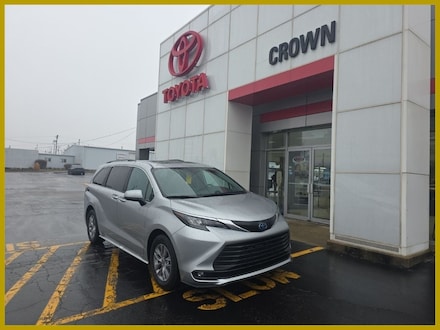 2025 Toyota Sienna XLE Van Passenger Van